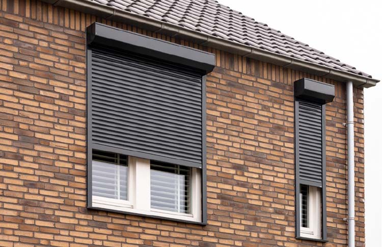 Volet roulant Vito aluminium sur mesure avec sangle anthracite droit