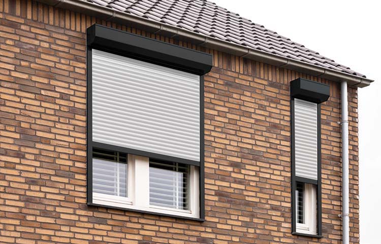 Volet roulant Vito aluminium sur mesure électrique noir droit