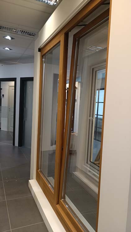 Kiepschuifraam hout Meranti Stora naturel R>L Br1800 x H2150 mm Kiepschuifraam hout Meranti Stora naturel R>L Br1800 x H2150 mm